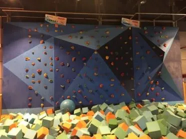 Coborâre pe acoperiș în interior