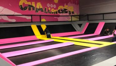Trampoline de interior Dodgeball Trampoline Curtea